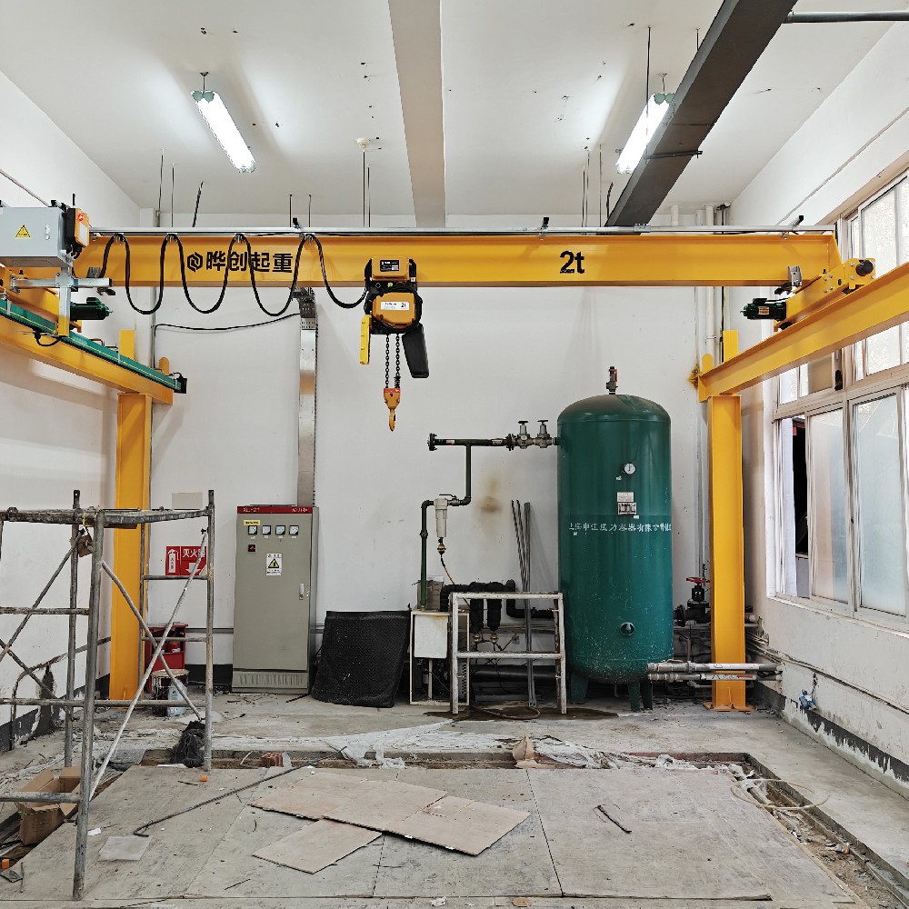 2.8t電動(dòng)單梁起重機(jī)